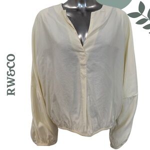 RW&CO Relaxed Fit Long Sleeve V-Neck Top | Pale Yellow Blouse | Size Medium